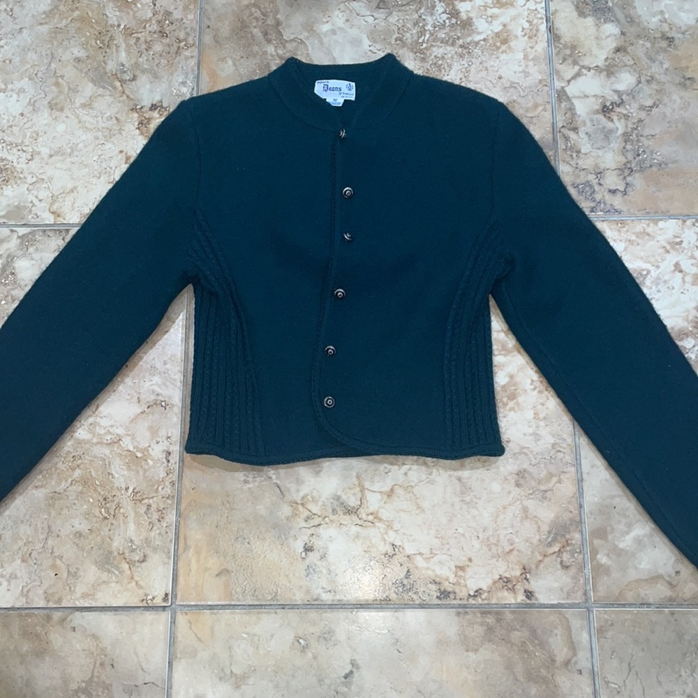 Deans of Scotland / medium/ 100% wool/ Green button up jacket